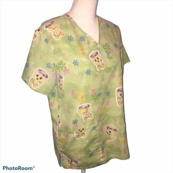 Baby Tweety Bird Pale Green Scrub Top Medium Looney Tunes Nurse Medical - Picture 3 of 8